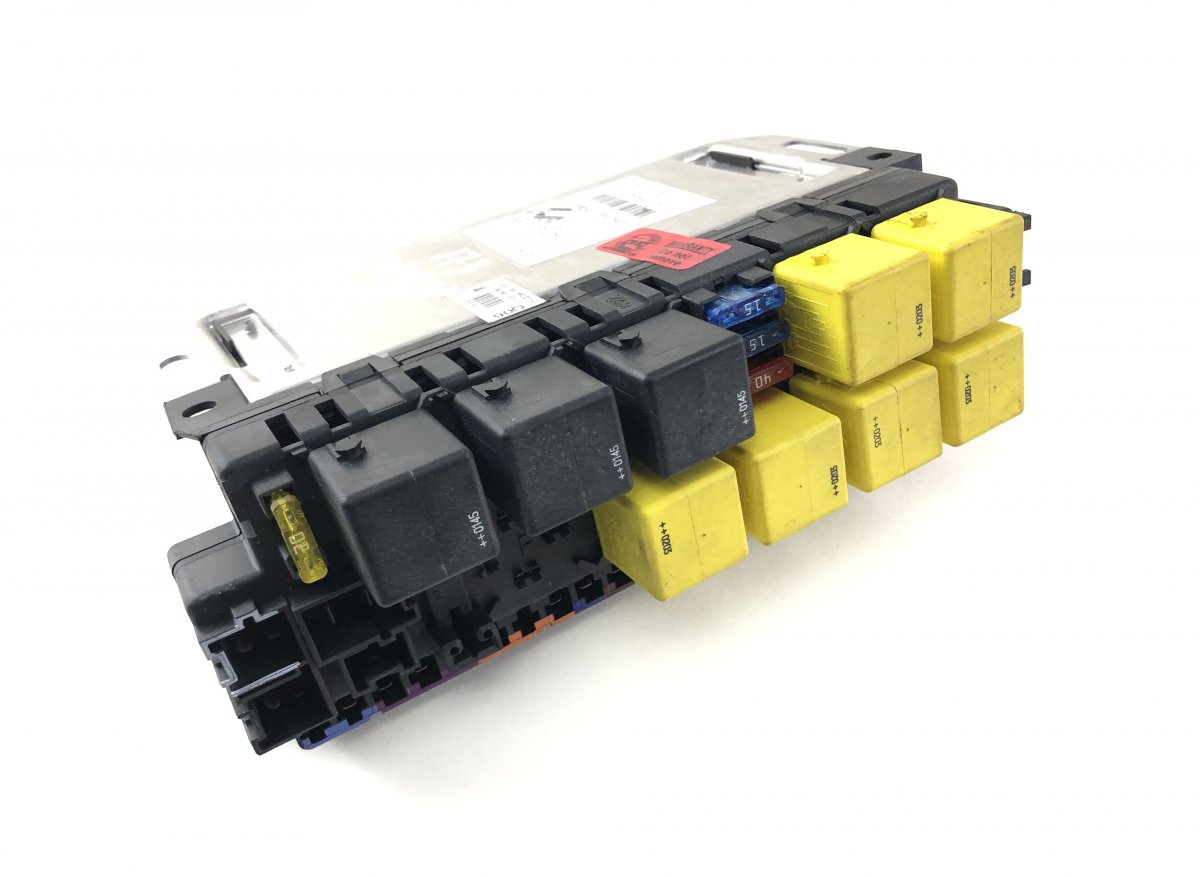 Mercedes-Benz A (W168) Fuse box 05045117 Fuse box MERCEDES-BENZ SL-CLASS (R230)...