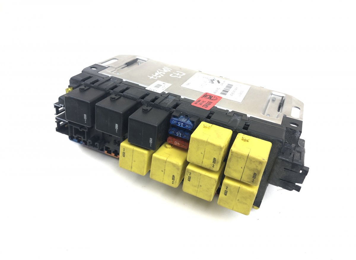 Mercedes-Benz A (W168) Fuse box 05045117 Fuse box MERCEDES-BENZ SL-CLASS (R230)...