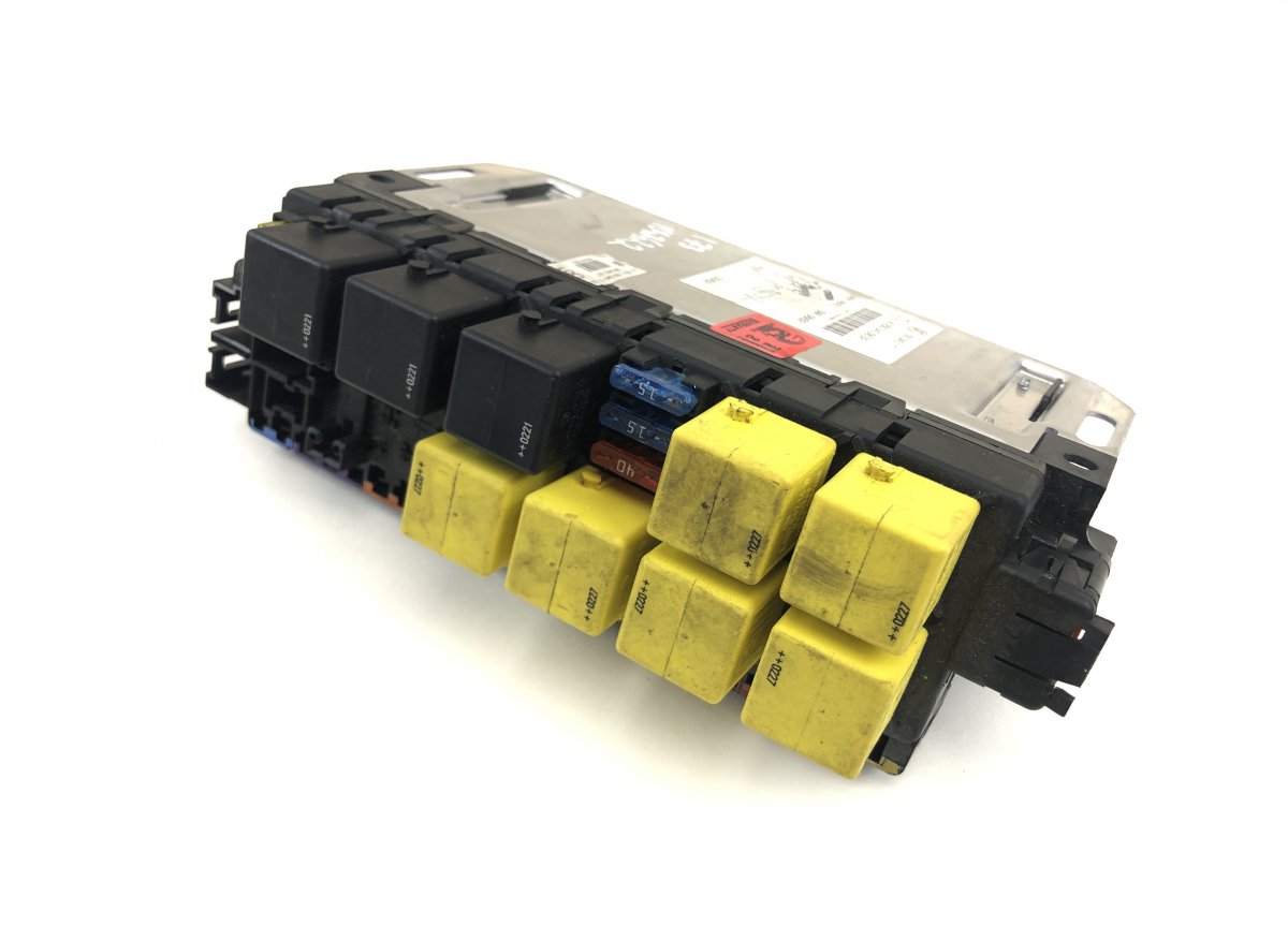 Mercedes-Benz A (W168) Fuse box 05045117 Fuse box MERCEDES-BENZ SL-CLASS (R230)...