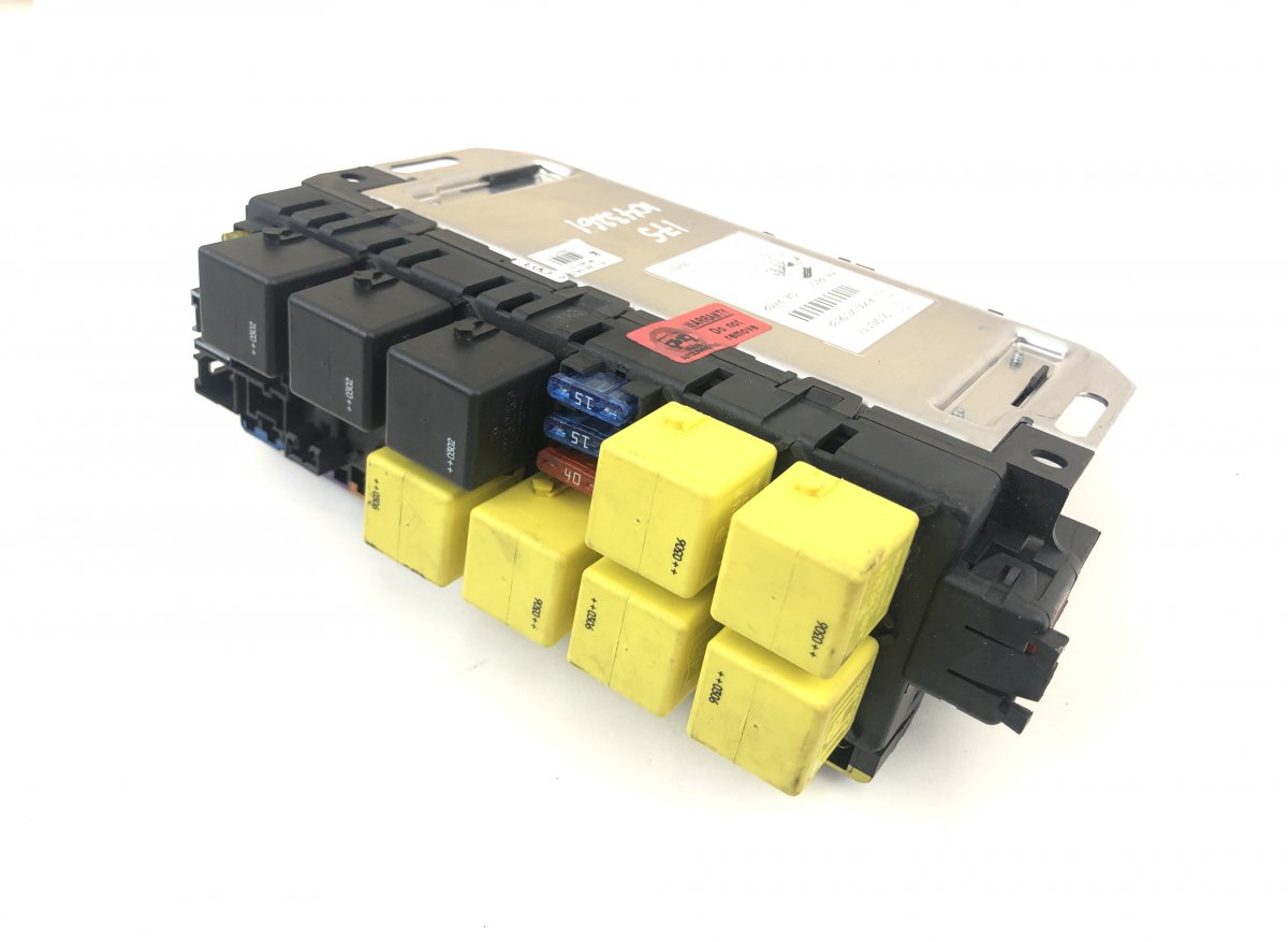 Mercedes-Benz A (W168) Fuse box 05045117 Fuse box MERCEDES-BENZ SL-CLASS (R230)...