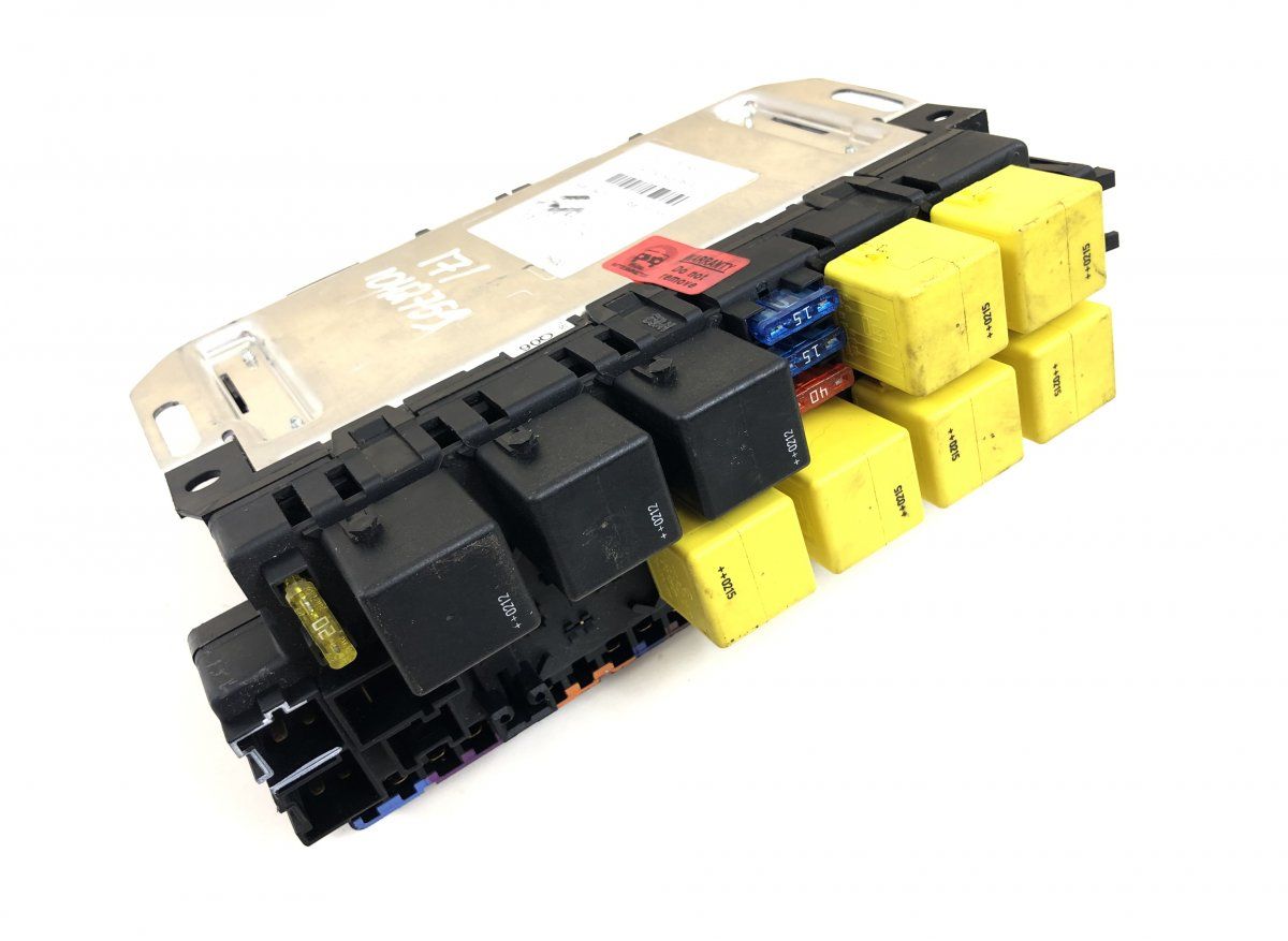 05045117 Fuse box MERCEDES-BENZ SL-CLASS (R230) (2001-2012)