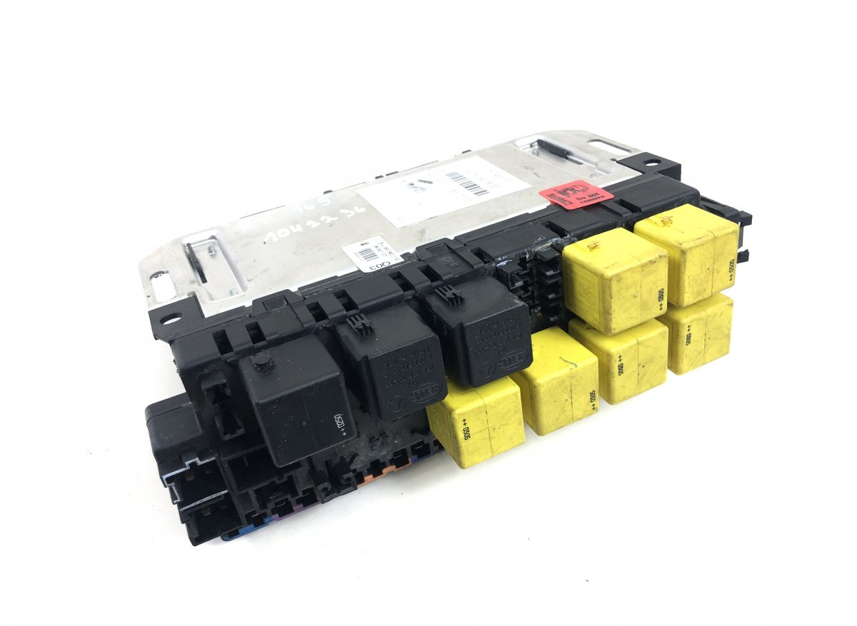 Mercedes-Benz A (W168) Fuse box 05045117 Fuse box MERCEDES-BENZ SL-CLASS (R230)...