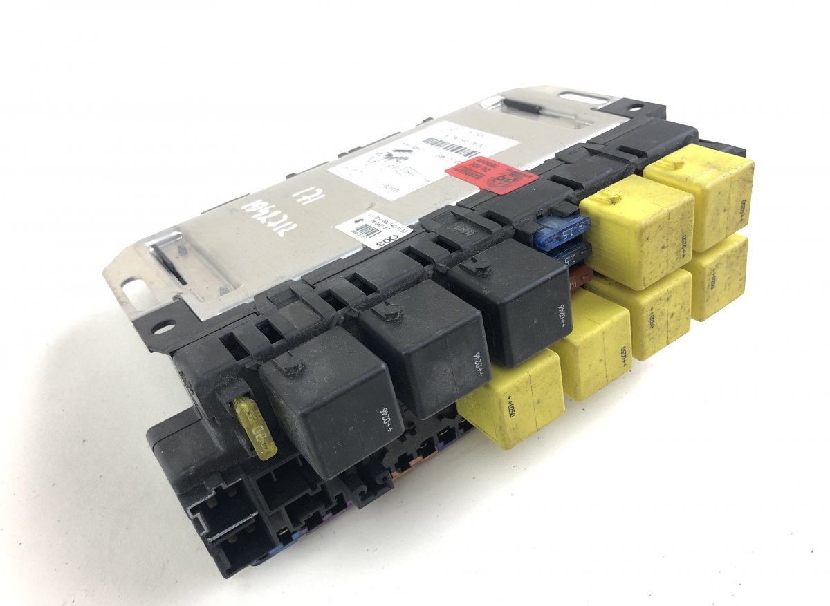 Mercedes-Benz A (W168) Fuse box 05045117 Fuse box MERCEDES-BENZ SL-CLASS (R230)...