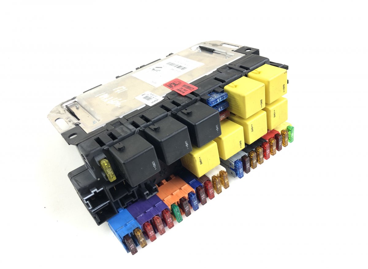 Mercedes-Benz A (W168) Fuse box 05045117 Fuse box MERCEDES-BENZ SL-CLASS (R230)...