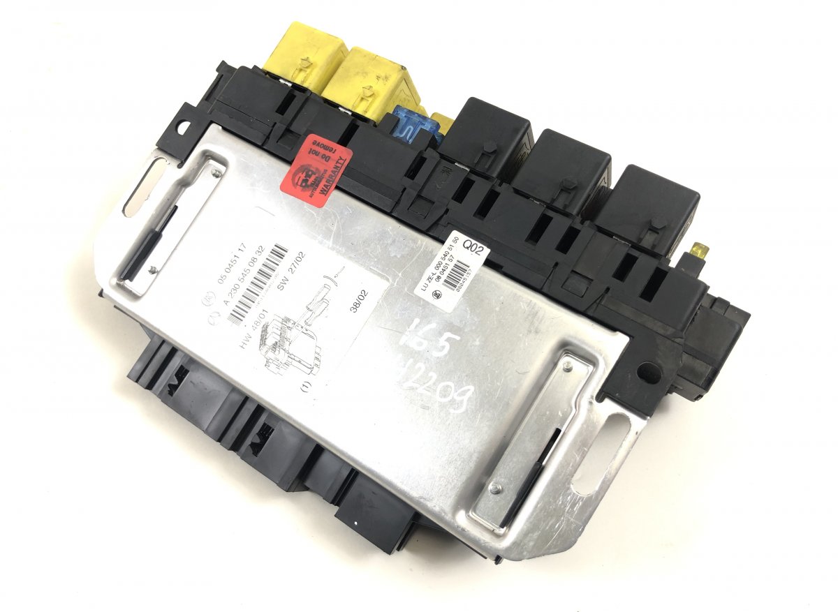 Mercedes-Benz A (W168) Fuse box 05045117 Fuse box MERCEDES-BENZ SL-CLASS (R230)...