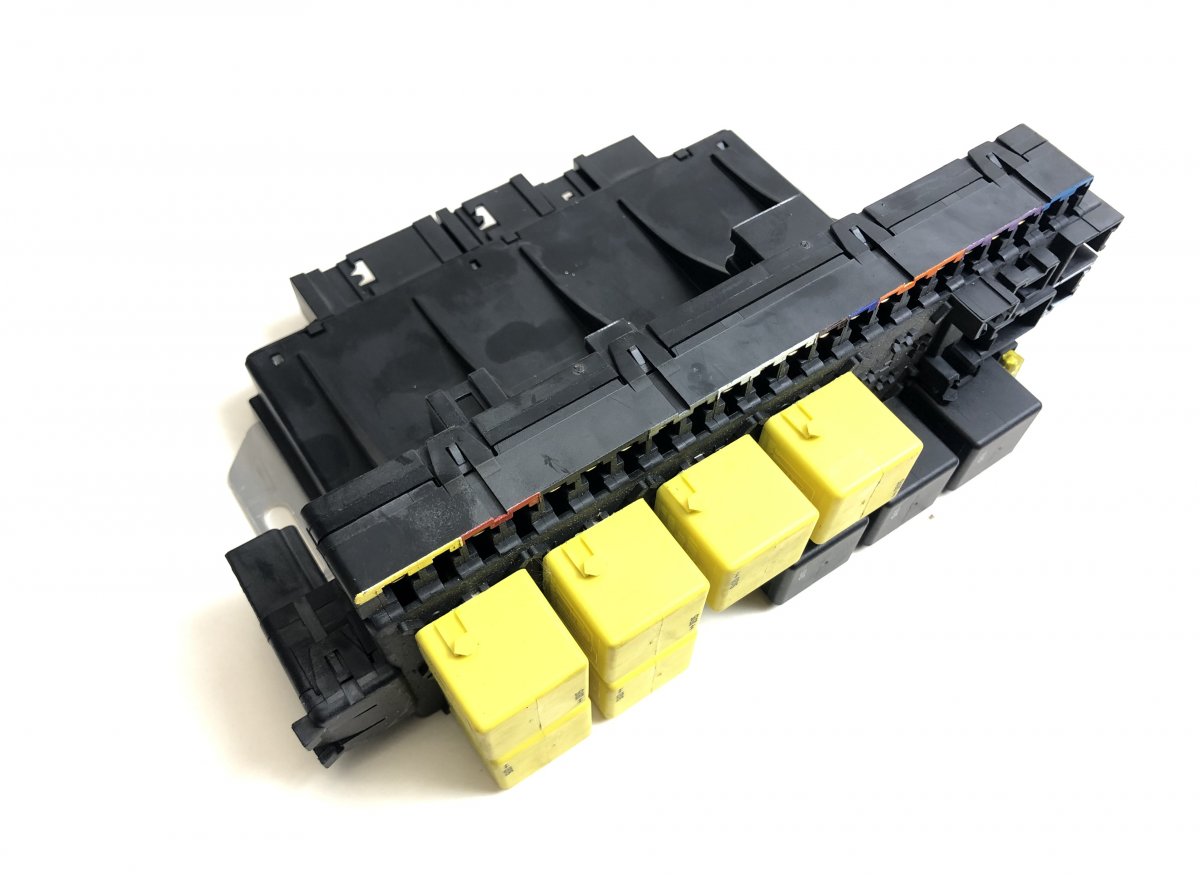 Mercedes-Benz A (W168) Fuse box 05045117 Fuse box MERCEDES-BENZ SL-CLASS (R230)...