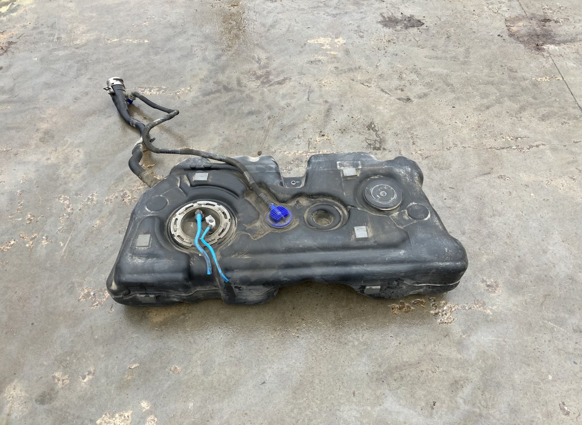 BMW X1 (F48) fuel tank 7348332 734833211 Fuel Tank BMW X1 (F48) (2014-...