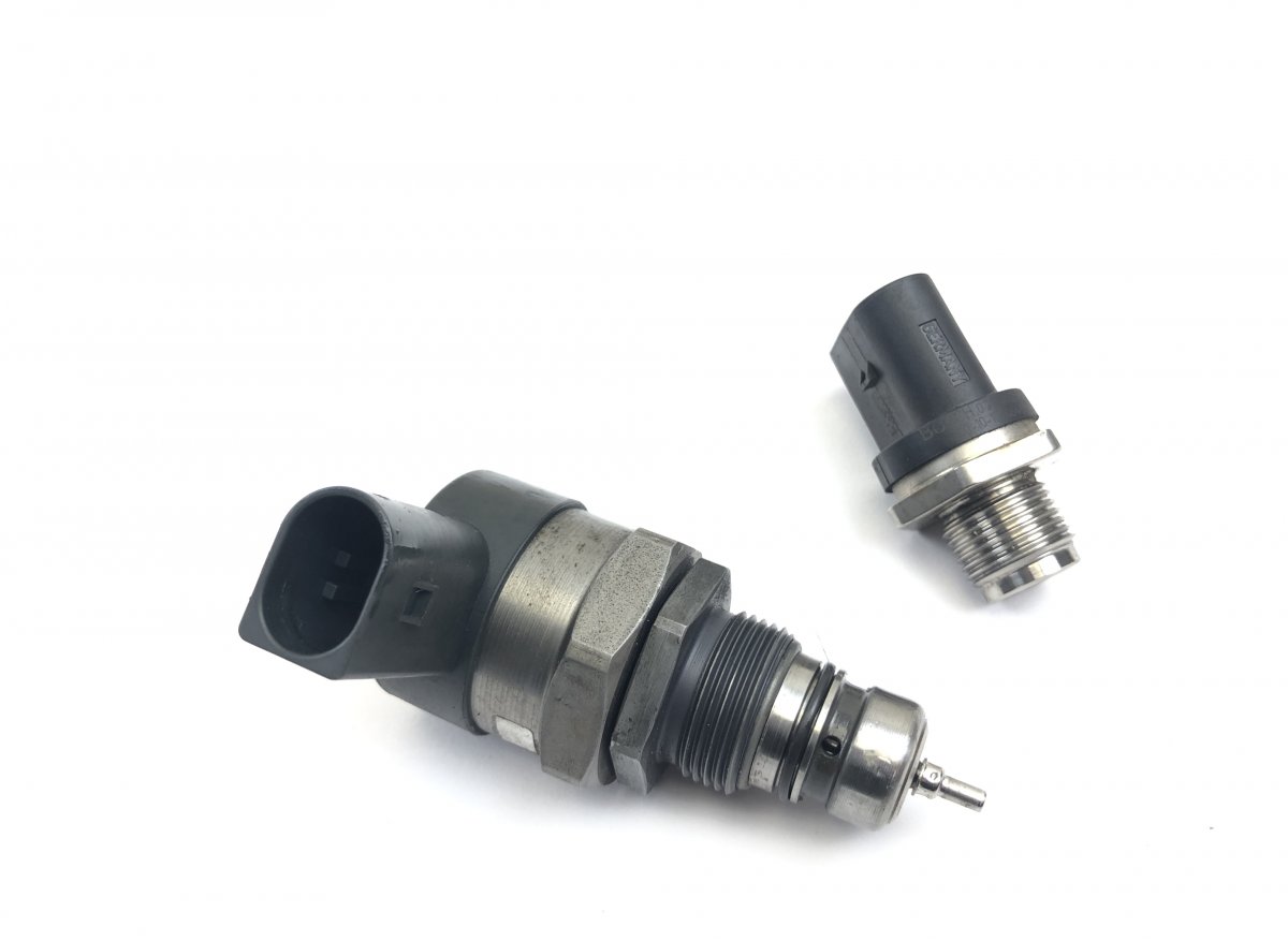 Mercedes-Benz A (W169) Fuel pressure regulator 0281002927 A6420740284 0281002985 Fuel pressure...