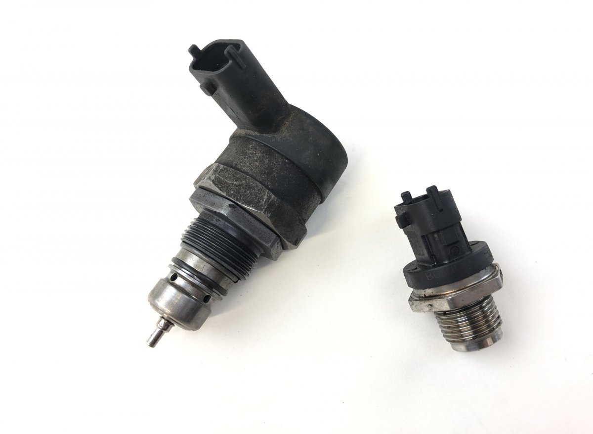 Jeep Grand Cherokee (WK) Fuel pressure regulator 0281006209 0281002982 Fuel pressure regulator J...