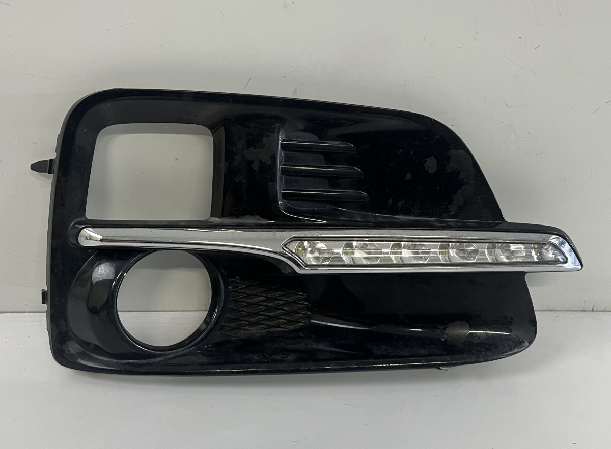 Subaru Levorg Front Bumper Grille Right
