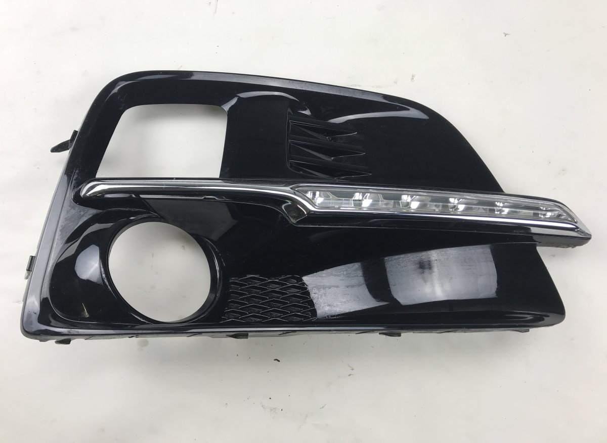 Subaru Levorg Front Bumper Moulding Right