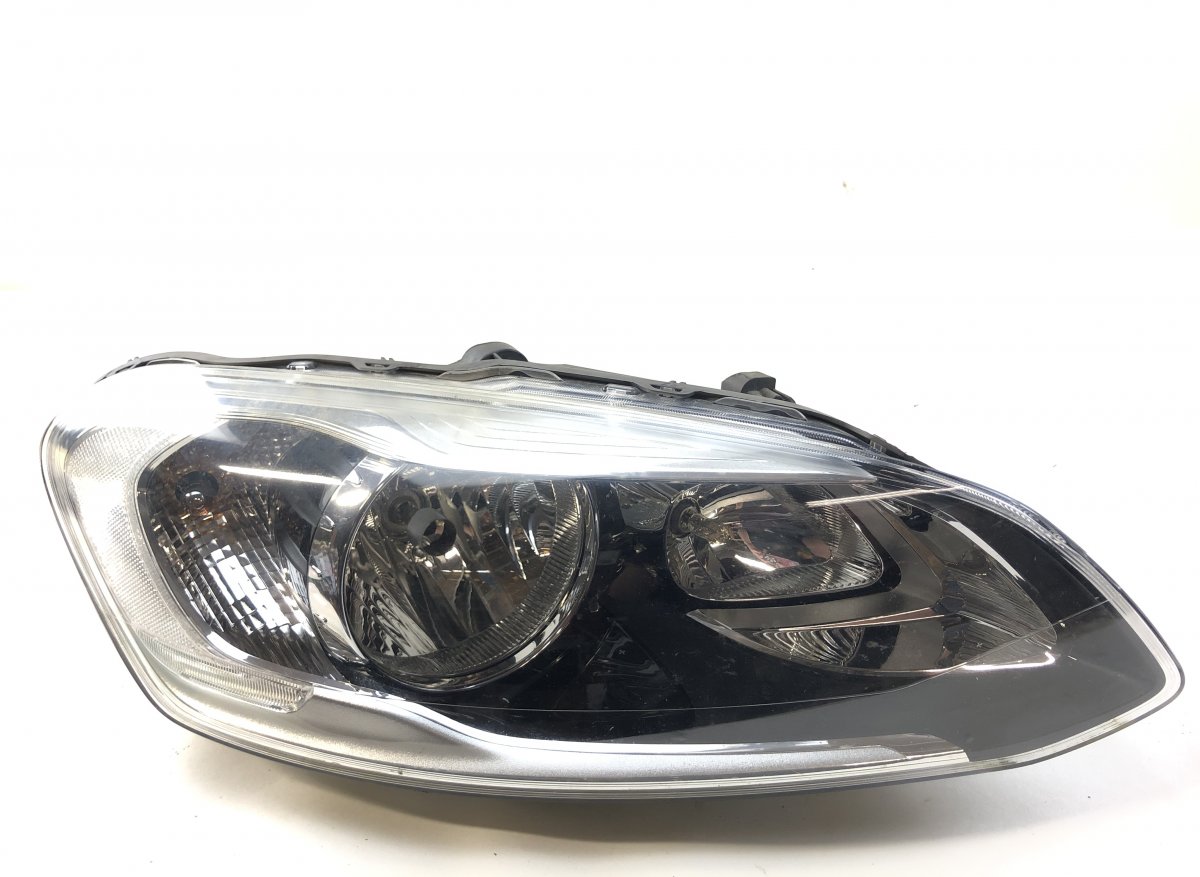 Volvo XC60 esituli (parem) 31358112 Headlight right VOLVO XC60 I (2008-201...