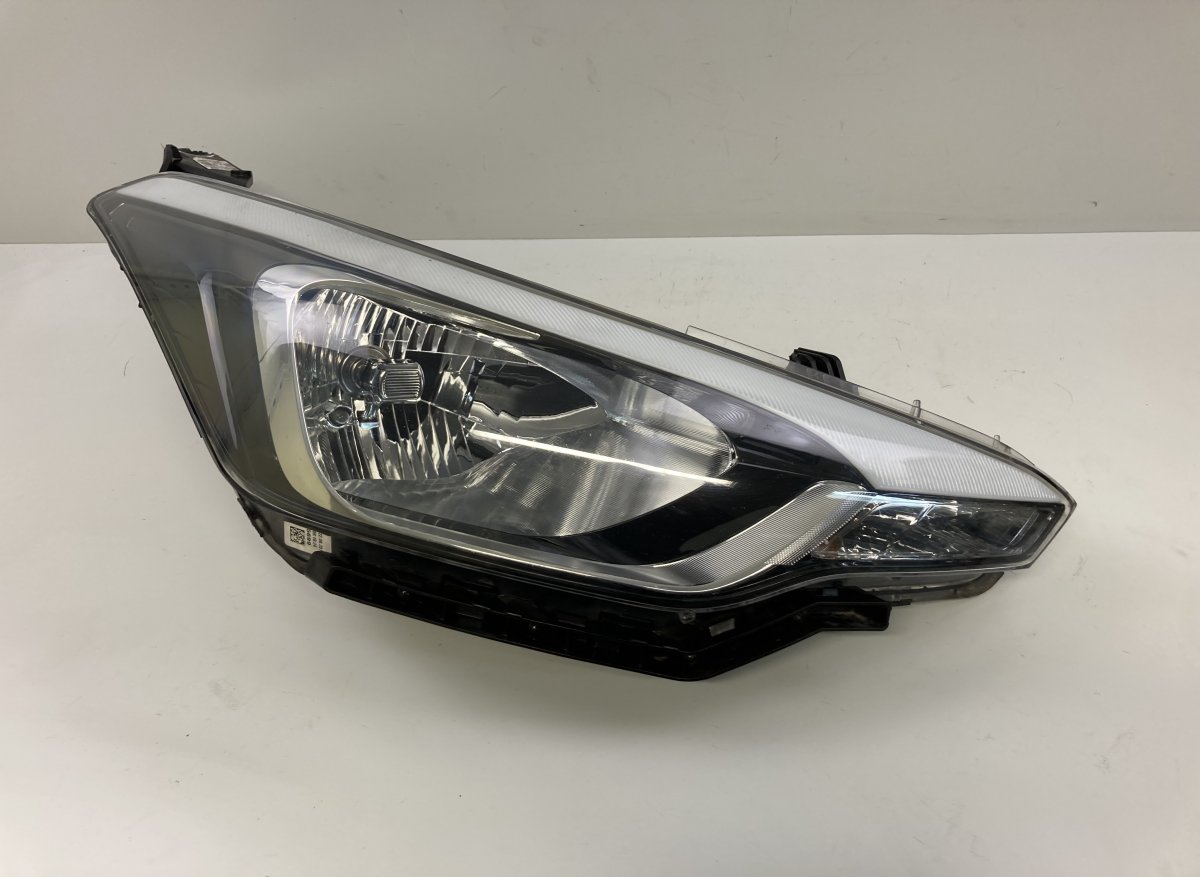 Hyundai i20 headlight right 92102C8000 R009GBLX 01047099900010 Headlight ri...