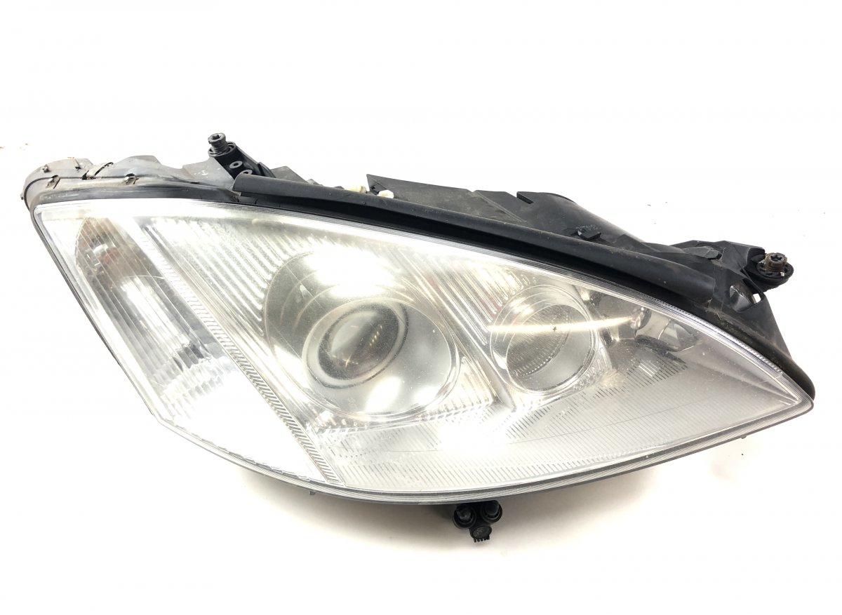 Mercedes-Benz A (W169) headlight right 1301016113 0301216686 0301216682 Headlight righ...