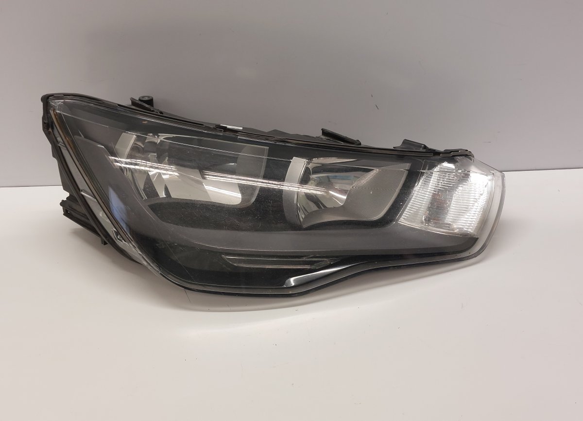 Audi A1 (8X) Right headlight 8X0941004 Right headlight AUDI A1 (8X1, 8XK, 8X...