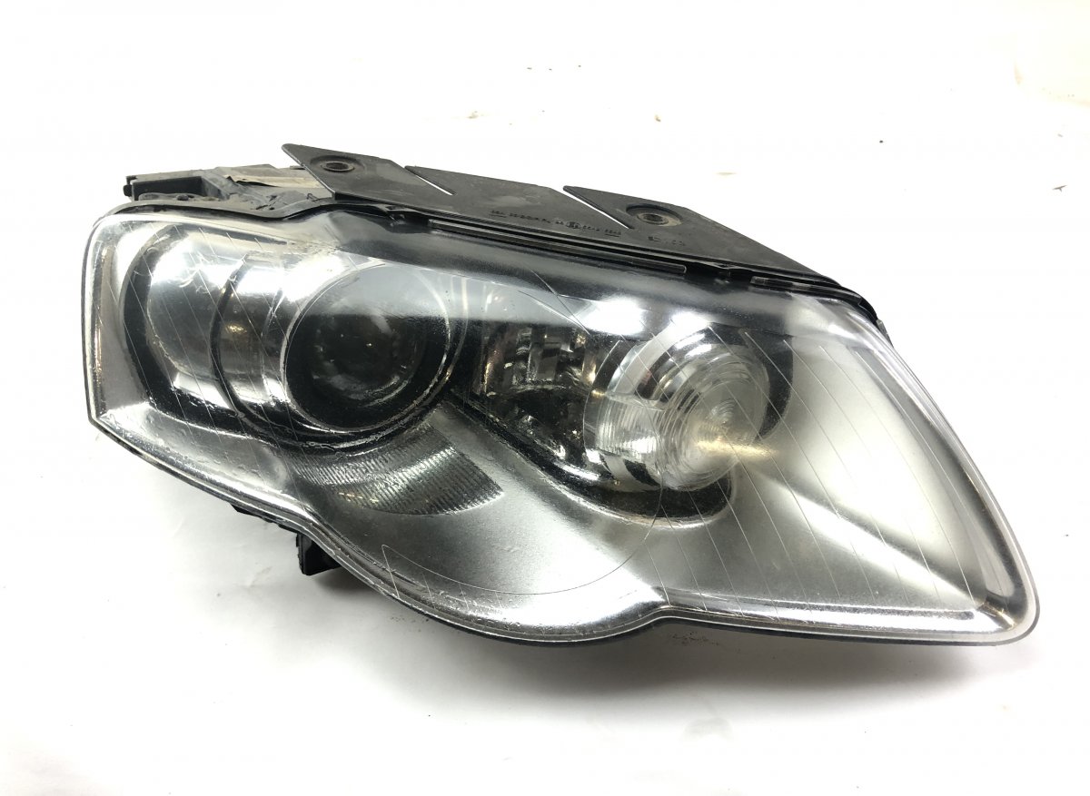 Volkswagen Passat Right headlight 89312660 088982 89312669 Right headlight VW PAS...