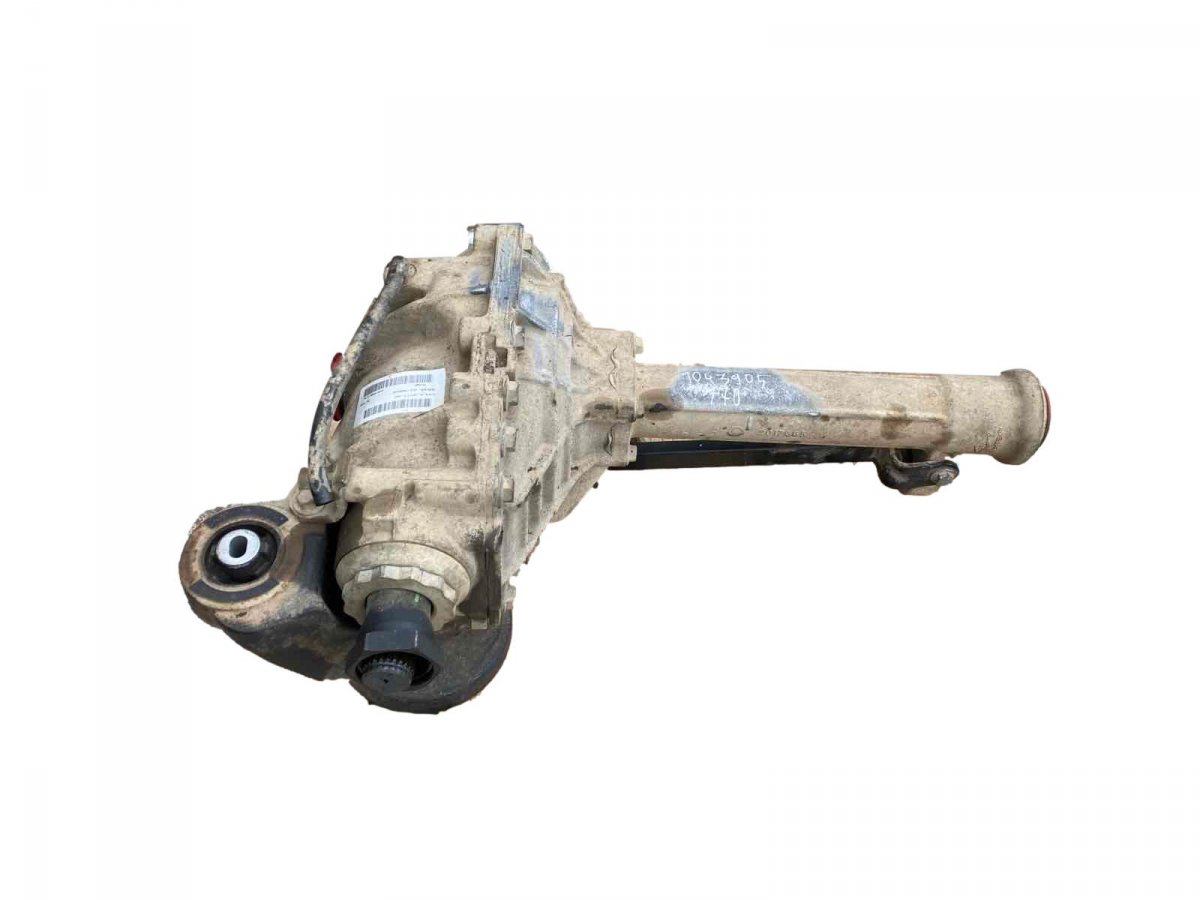 Land Rover Range Rover (L405) Esisilla reduktor LR066513 Front axle Differential LAND ROVER RAN...