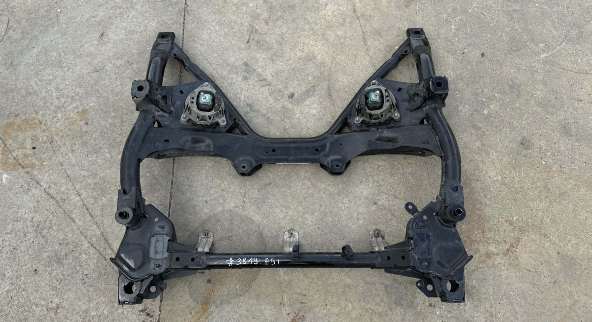 BMW 1 (E81 / E82 / E87 / E88) Front Axle Beam 31106872118 Front Axle Beam BMW 1 (F20, F21) (2...