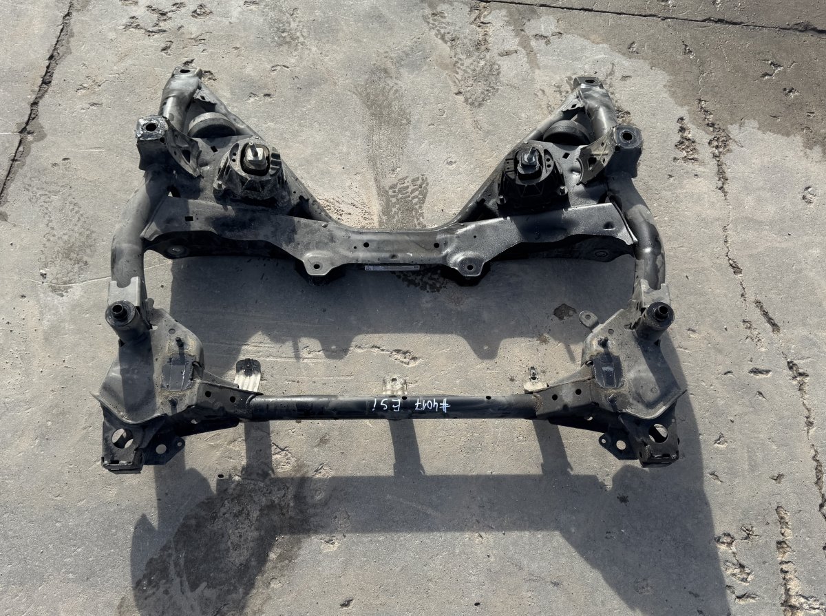 BMW 1 (E81 / E82 / E87 / E88) Front Axle Beam 31106872118 Front Axle Beam BMW 1 (F20, F21) (2...