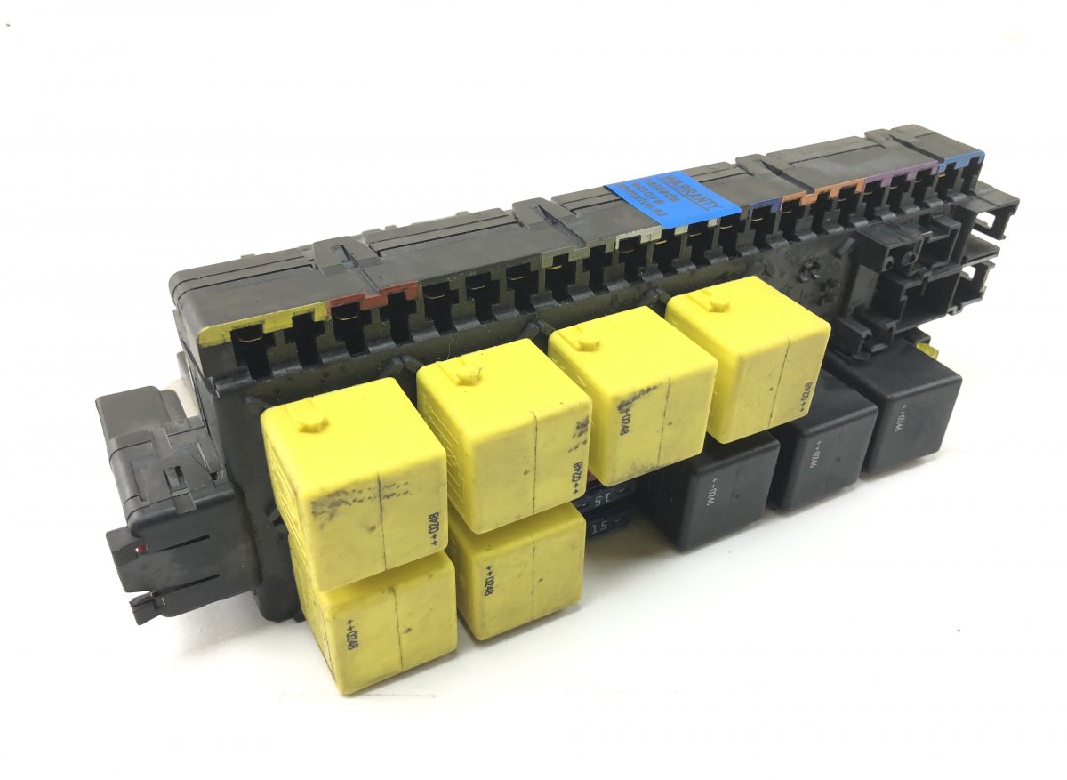 Mercedes-Benz A (W168) Fuse box 05045117 Fuse box MERCEDES-BENZ SL-CLASS (R230)...