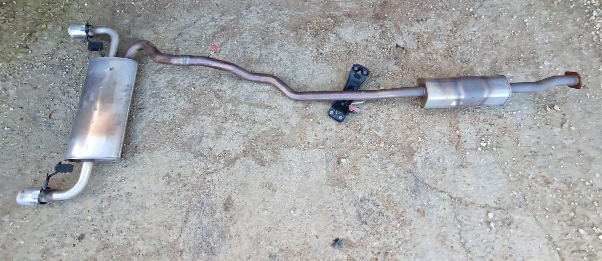Volvo S60 Exhaust rear silencer (muffler) 82046721 Exhaust rear silencer (muffler) VOLVO ...