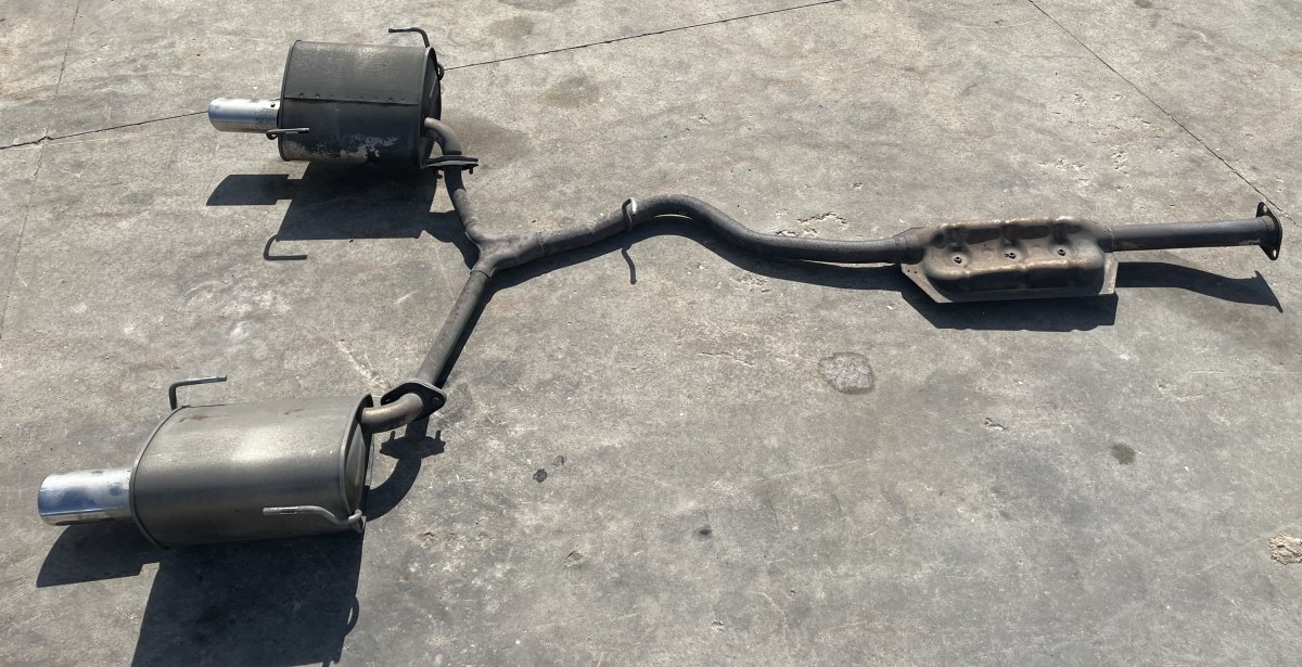 Subaru Levorg Exhaust system complete 44200VA080 44300VA150 44300VA140 Exhaust system...