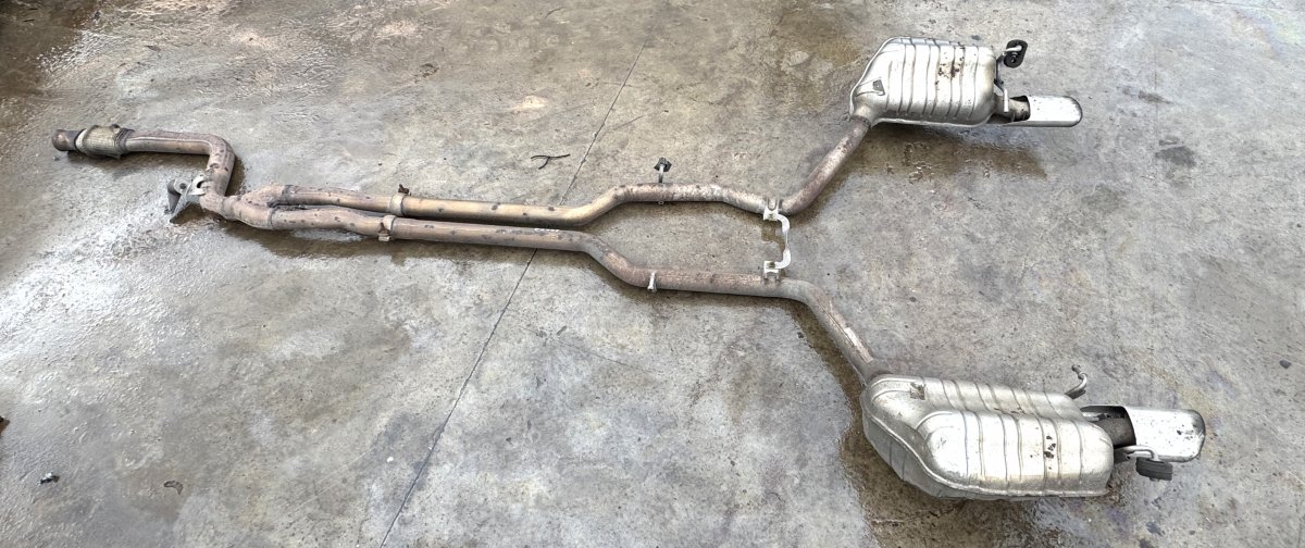 Mercedes-Benz C (W204) Exhaust system complete A2044911701 A2044911801 Exhaust system complete...
