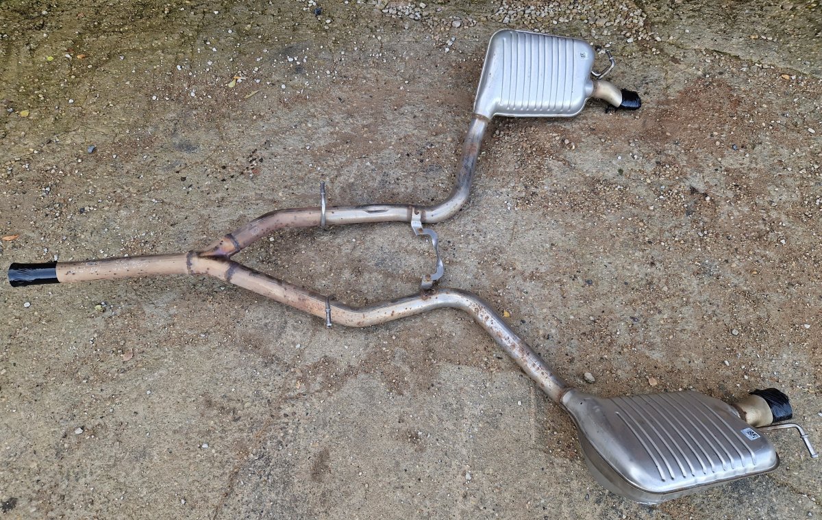 Mercedes-Benz A (W169) Exhaust rear silencer (muffler) A2124910200 Exhaust rear silencer (muffler) MER...