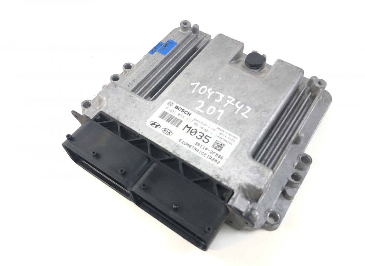 Kia Sorento Engine Control Unit / module (ECU) 0281033117 Engine Control Unit / module (ECU) K...