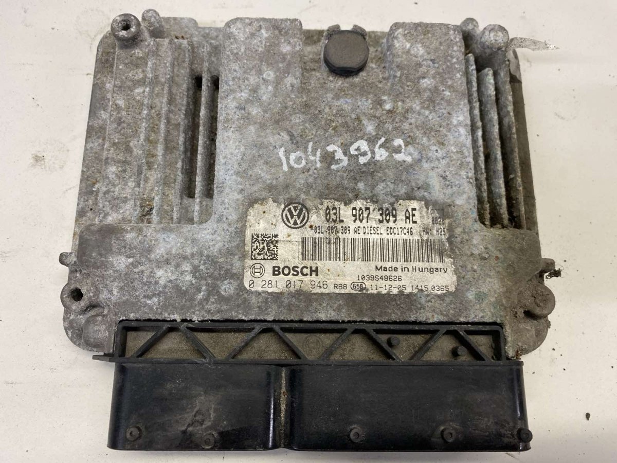Volkswagen Passat (B7) Engine Control Unit / module (ECU) 0281016374 0281017946 Engine Control Unit / mod...