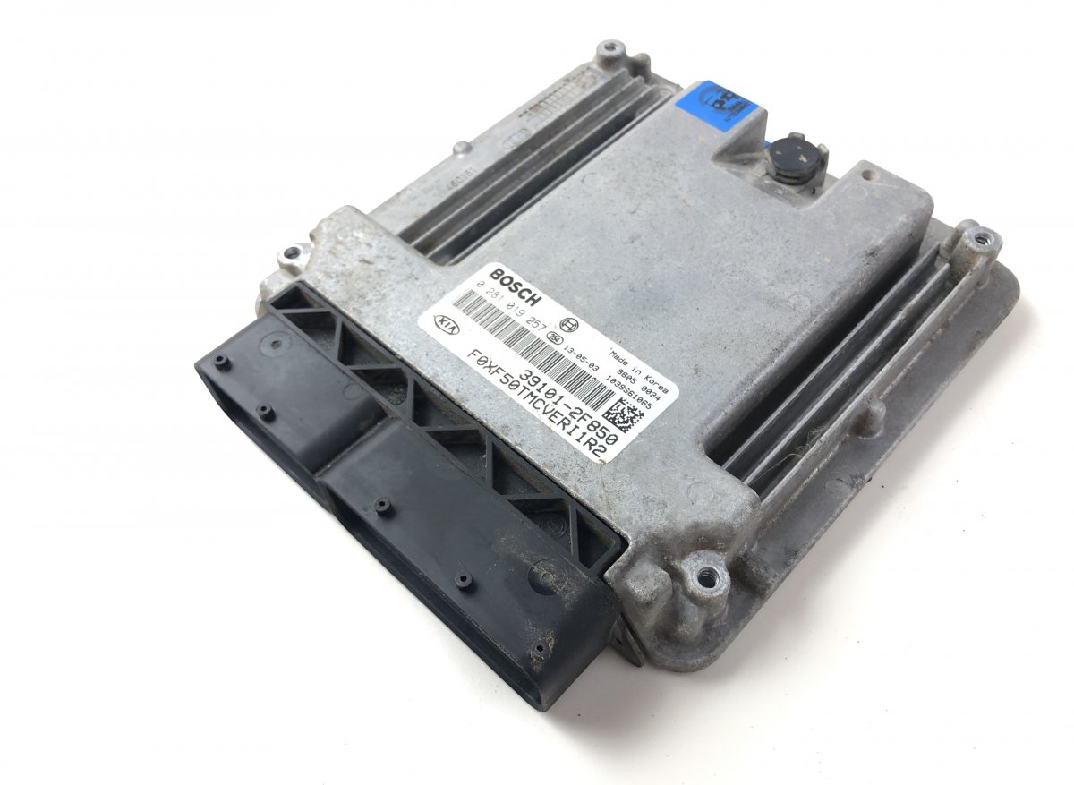 Kia Sorento Engine Control Unit / module (ECU) 0281019257 Engine Control Unit / module (ECU) K...