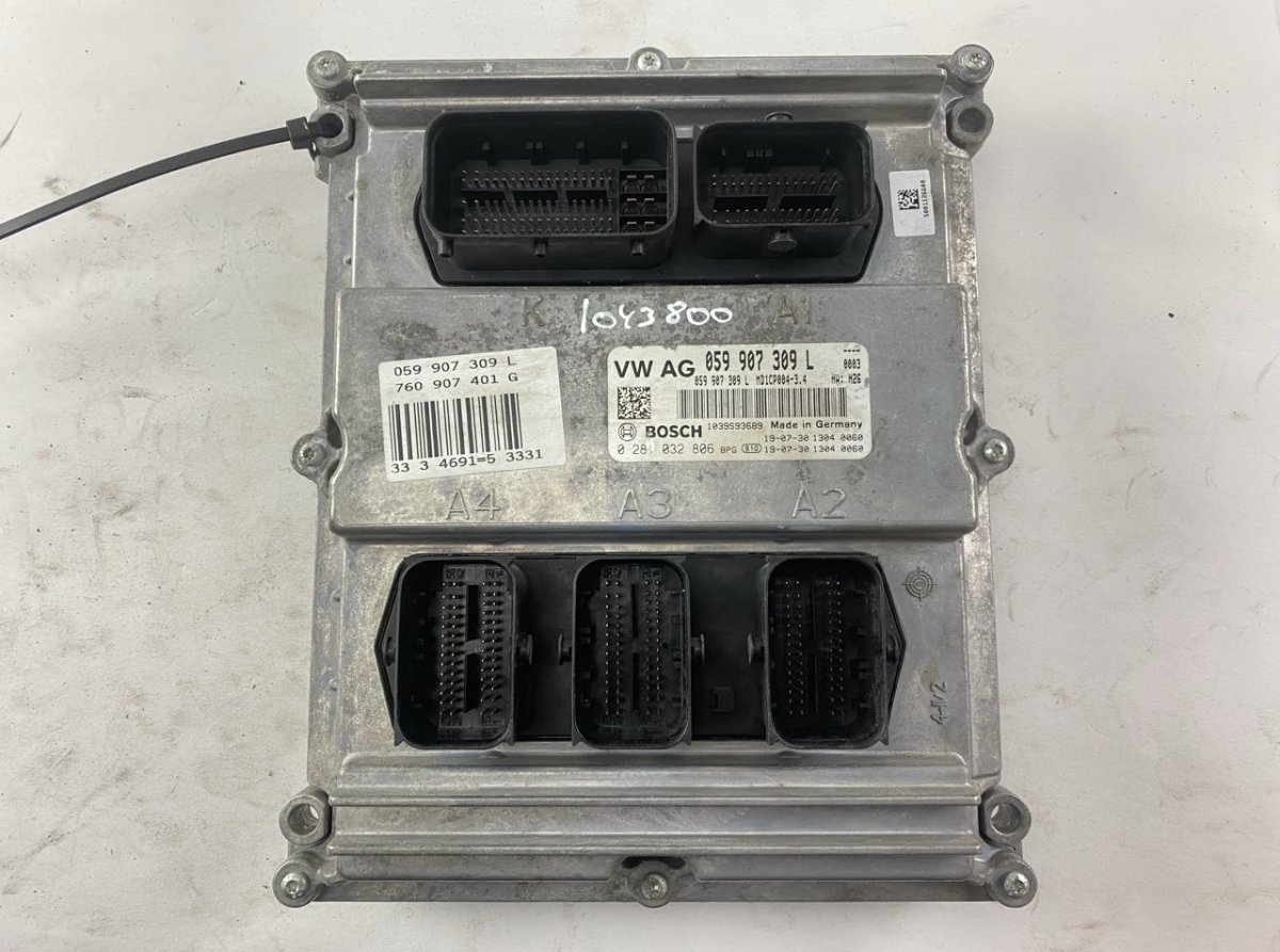 Volkswagen Touareg Engine Control Unit / module (ECU) 0281032806 Engine Control Unit / module (ECU) V...
