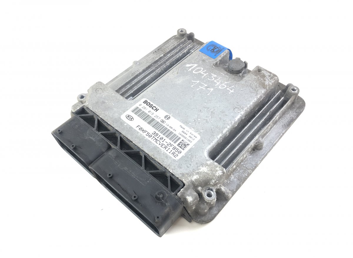 Kia Sorento Engine Control Unit / module (ECU) 0281019257 Engine Control Unit / module (ECU) K...
