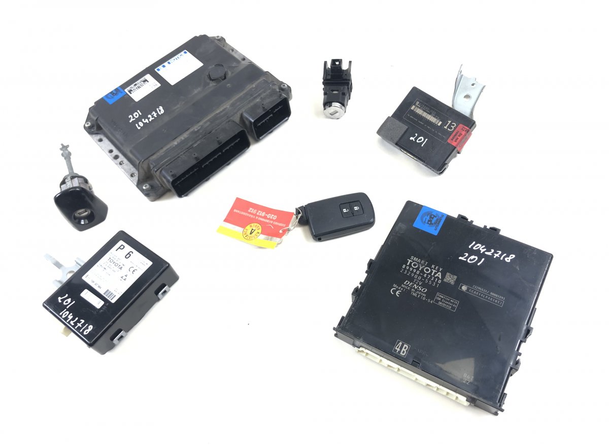 Toyota Prius+ Engine Control Unit / module (ECU) 8966047A30 Engine Control Unit / module (ECU) T...