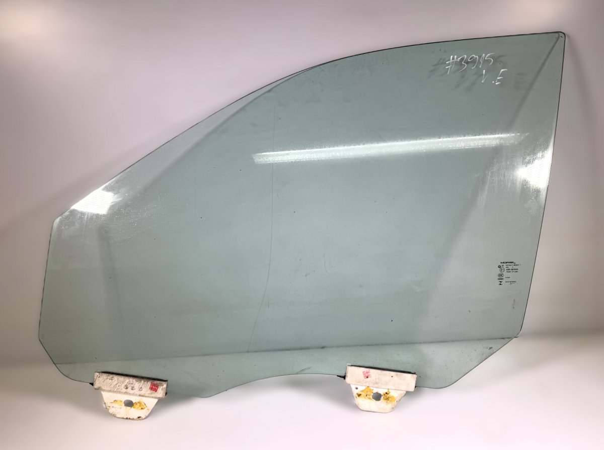 Jeep Grand Cherokee (WK) Door window glass front left 68068671AC Door window glass front left JEEP GR...