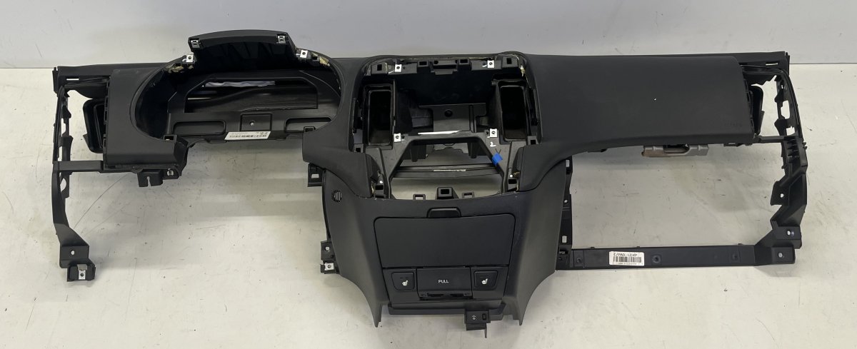 Hyundai i30 Dashboard 847202R000XP 84530-2R000 Dashboard HYUNDAI i30 ...