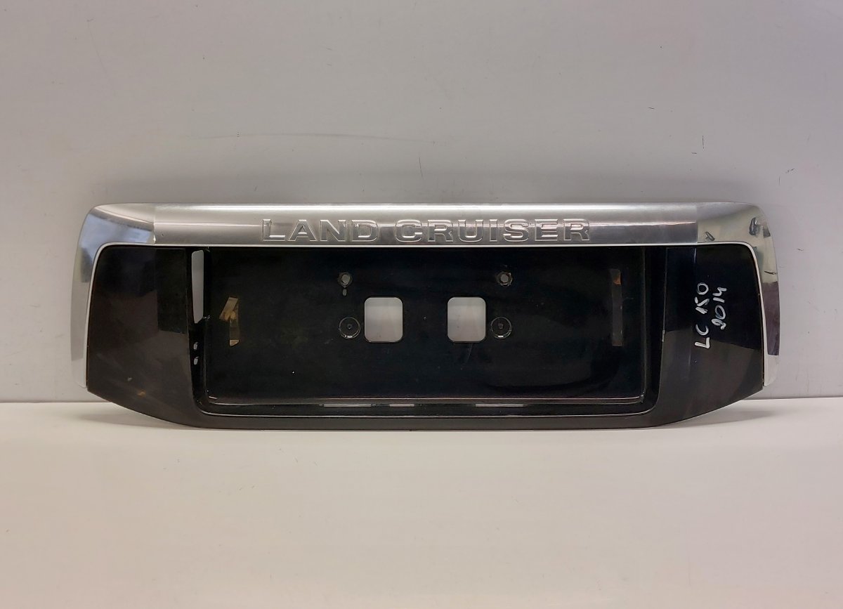 Toyota Land Cruiser 150 Bootlid / tailgate moulding 76811-60190 76811-60200 Bootlid / tailgate moul...