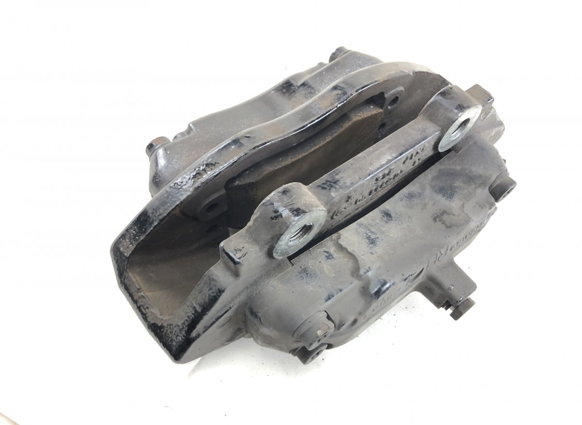 Maserati Quattroporte Brake caliper Front right 20704604 Brake caliper Front  right MASERATI QU...
