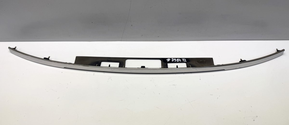 Jaguar XF Bootlid / tailgate moulding