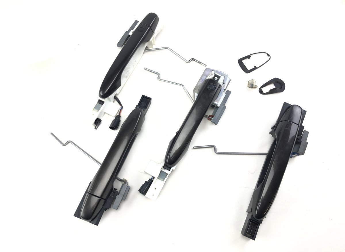 Honda CR-V Door Handle Exterior Front Left 72141T1GE11YL Door Handle Exterior Front Left H...