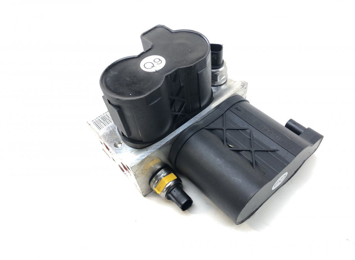 A2203200358 A2203201258 Air suspension / self-levelling suspension, other MERCEDES-BENZ SL-CLASS (R230) (2001-2012)