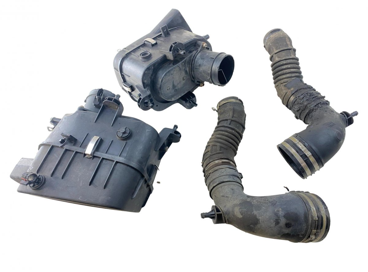 Maserati Ghibli Air cleaner (filter box) set 673007389 673007391 Air cleaner (filter box) se...