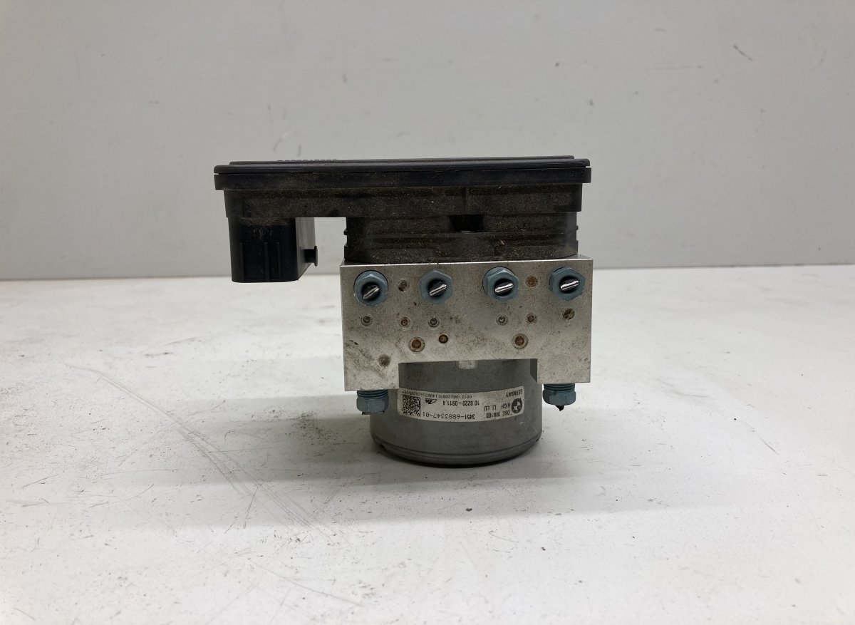 BMW 2 (F22 / F23) ABS hydraulic unit / pump