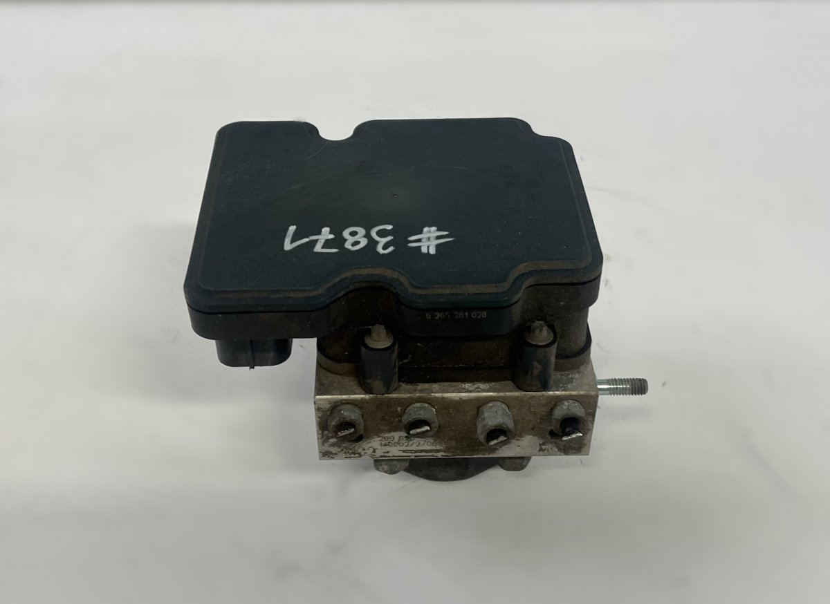 Nissan Qashqai (J11) ABS hydraulic unit / pump 476604EA5E ABS hydraulic unit / pump NISSAN QAS...
