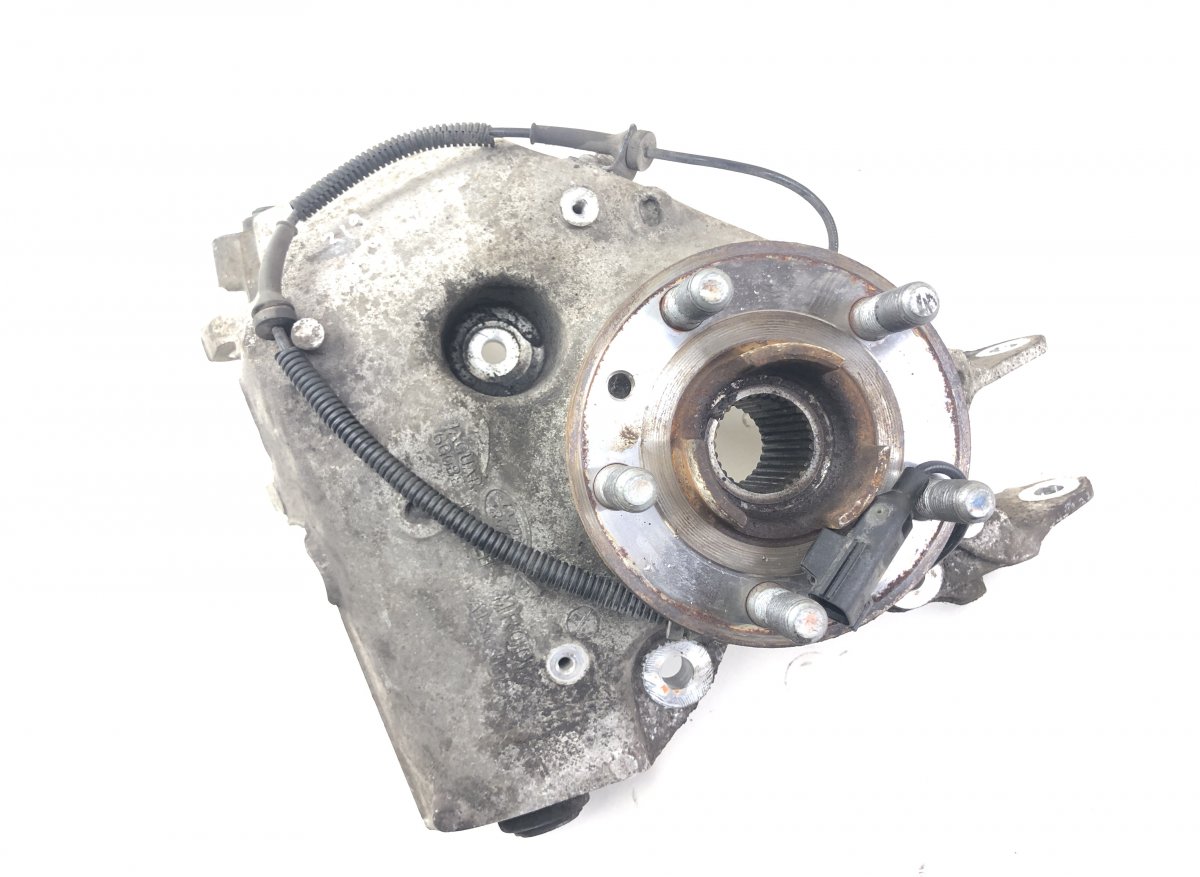 Land Rover Discovery Wheel bearing housing rear left LR087650 Wheel bearing housing rear left LAND R...