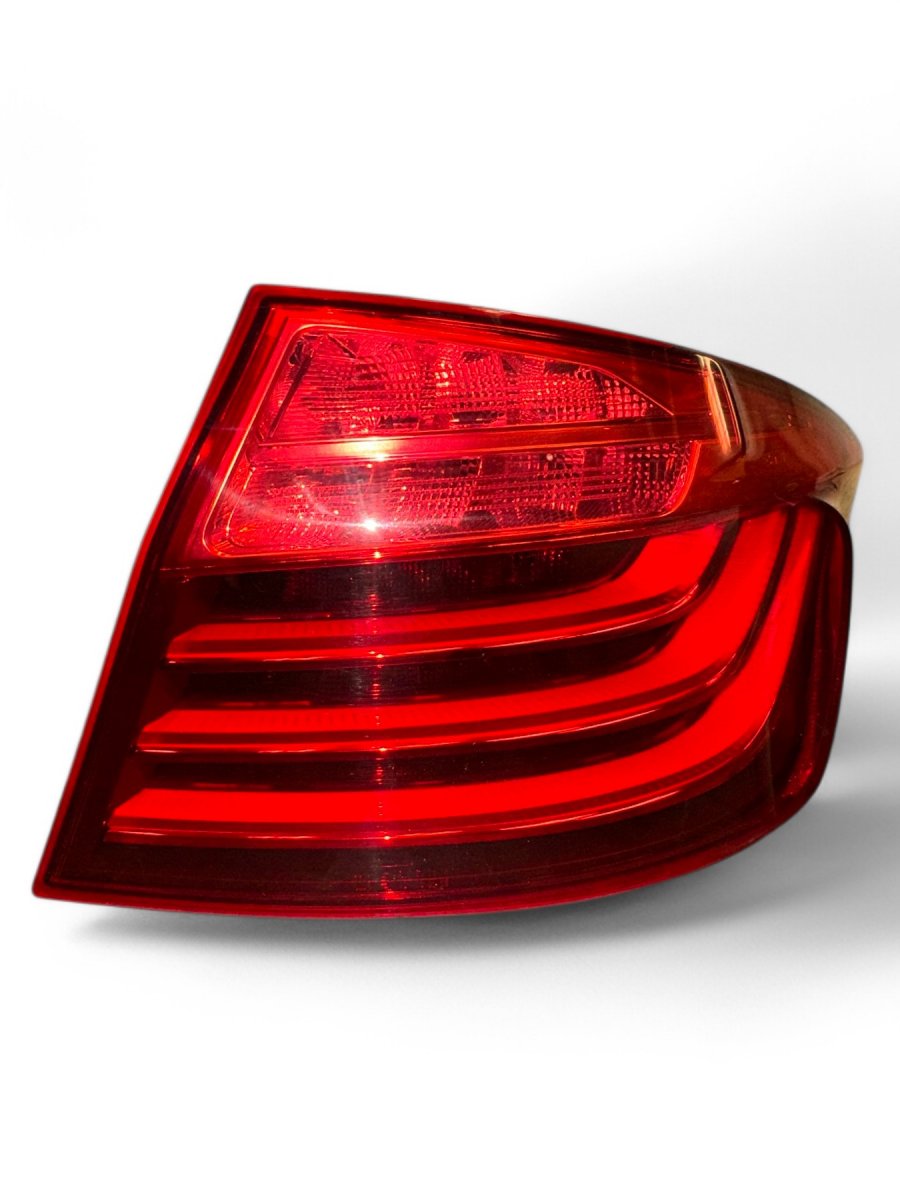 BMW 5 (F10 / F11) Tail light, right 63217306162 7306162 Tail light, right BMW 5 (F1...