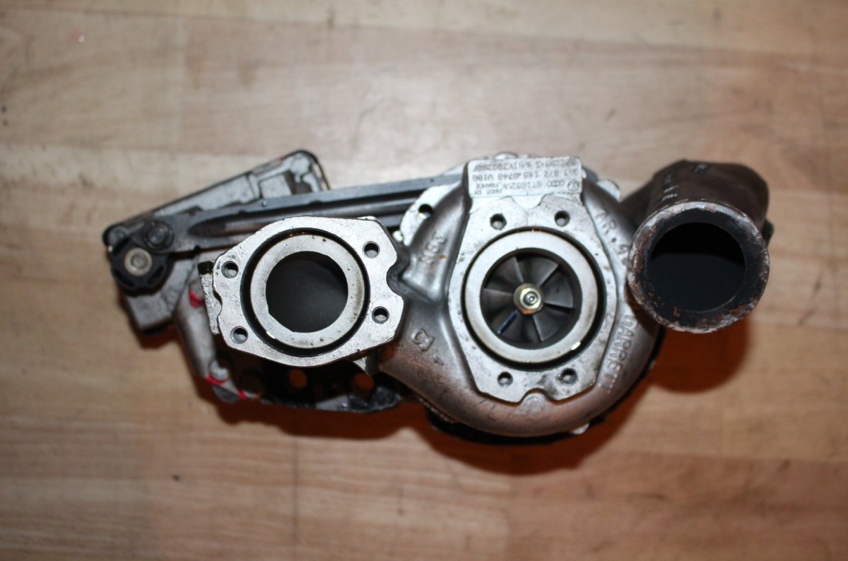 Volkswagen Phaeton Turbocharger Turbocharger VW PHAETON (3D) (2002-2016)

Part ...