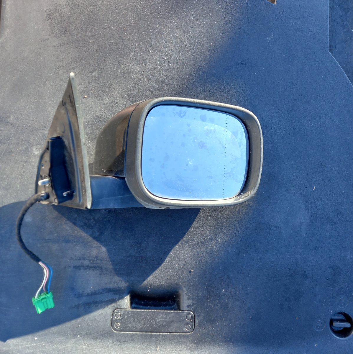 Volvo XC90 peili (oikea) Mirror right VOLVO XC90 I (2002-2014)

Part cod...