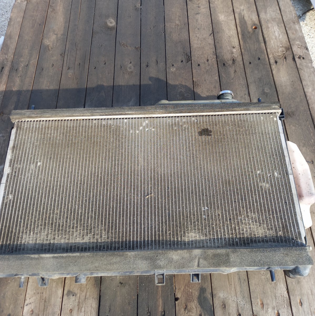 Subaru Impreza / WRX jäähdytin 45119SC090 45121FG000 Radiator SUBARU IMPREZA (...