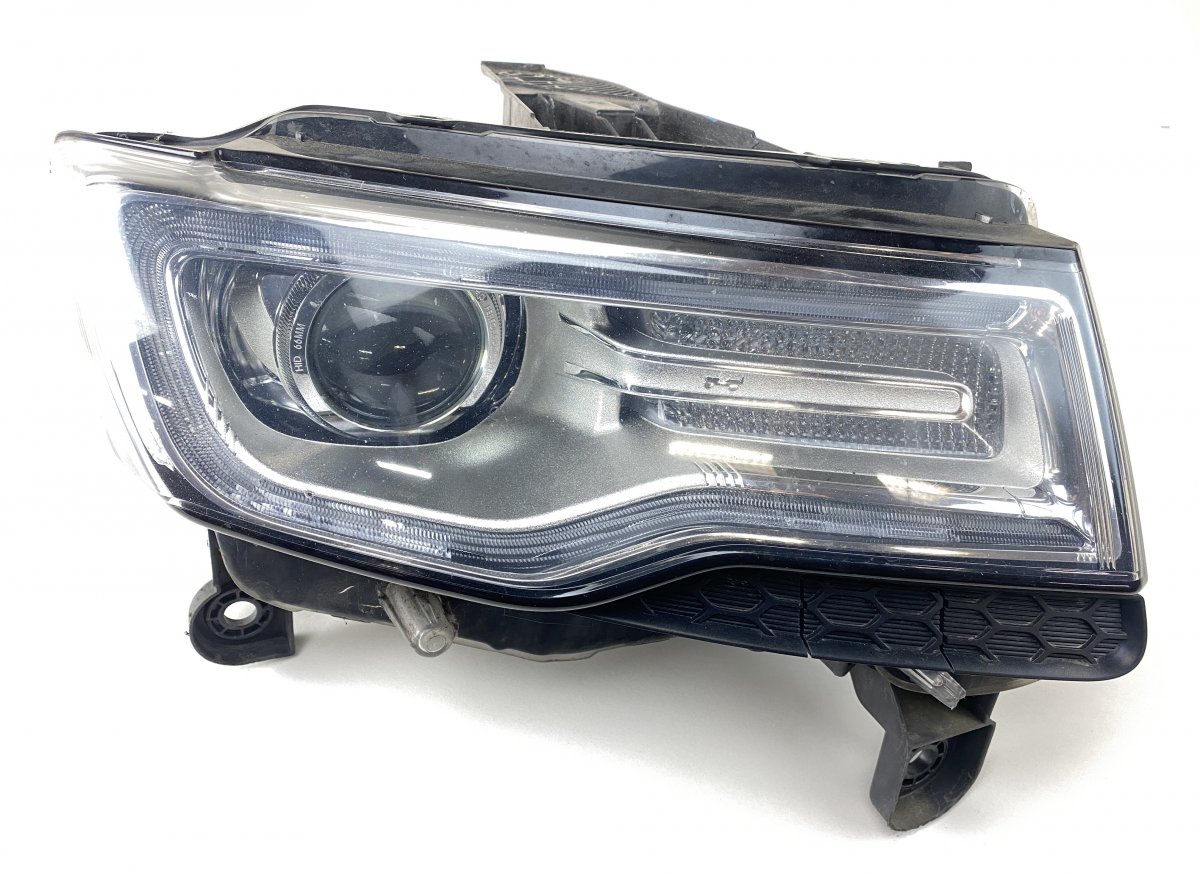 Jeep Grand Cherokee (WK) ajovalo (oikea) 68144704AF Headlight right JEEP GRAND CHEROKEE ...
